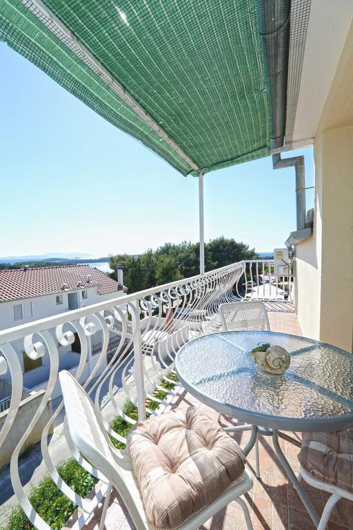 Apartmani Niki Hvar Hvar Town Ruang foto