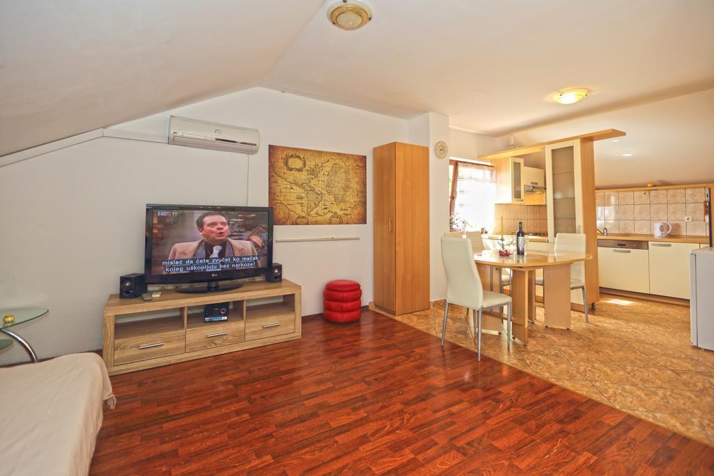 Apartmani Niki Hvar Hvar Town Ruang foto