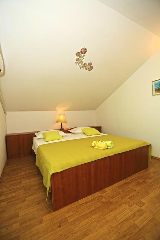 Apartmani Niki Hvar Hvar Town Ruang foto
