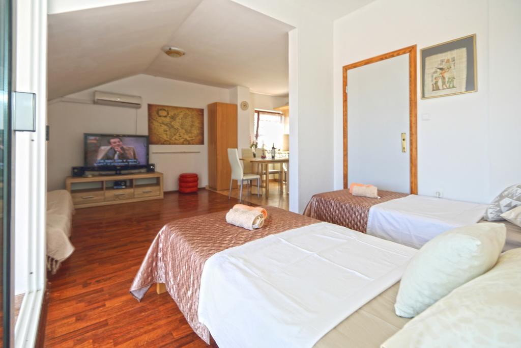 Apartmani Niki Hvar Hvar Town Ruang foto