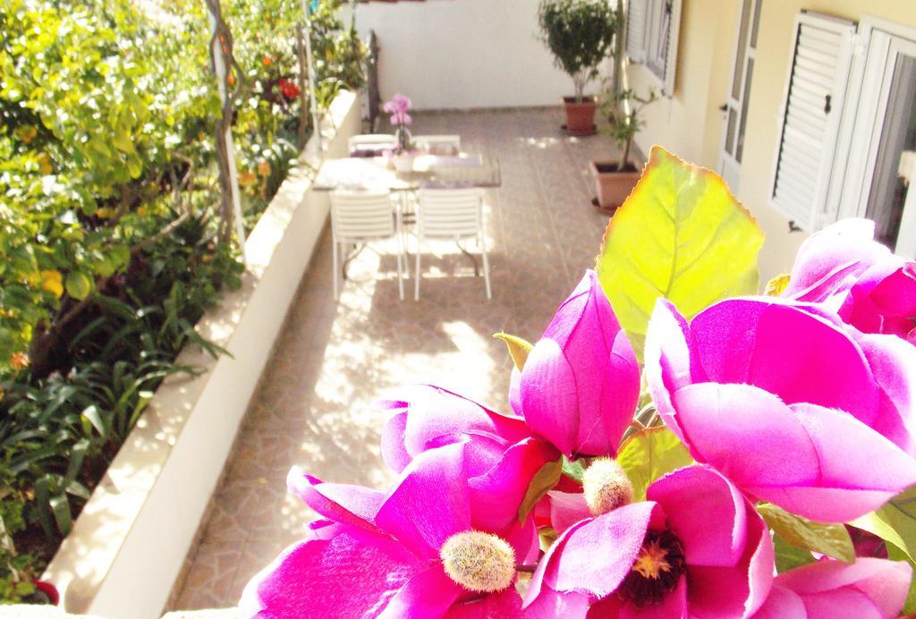 Apartmani Niki Hvar Hvar Town Bagian luar foto